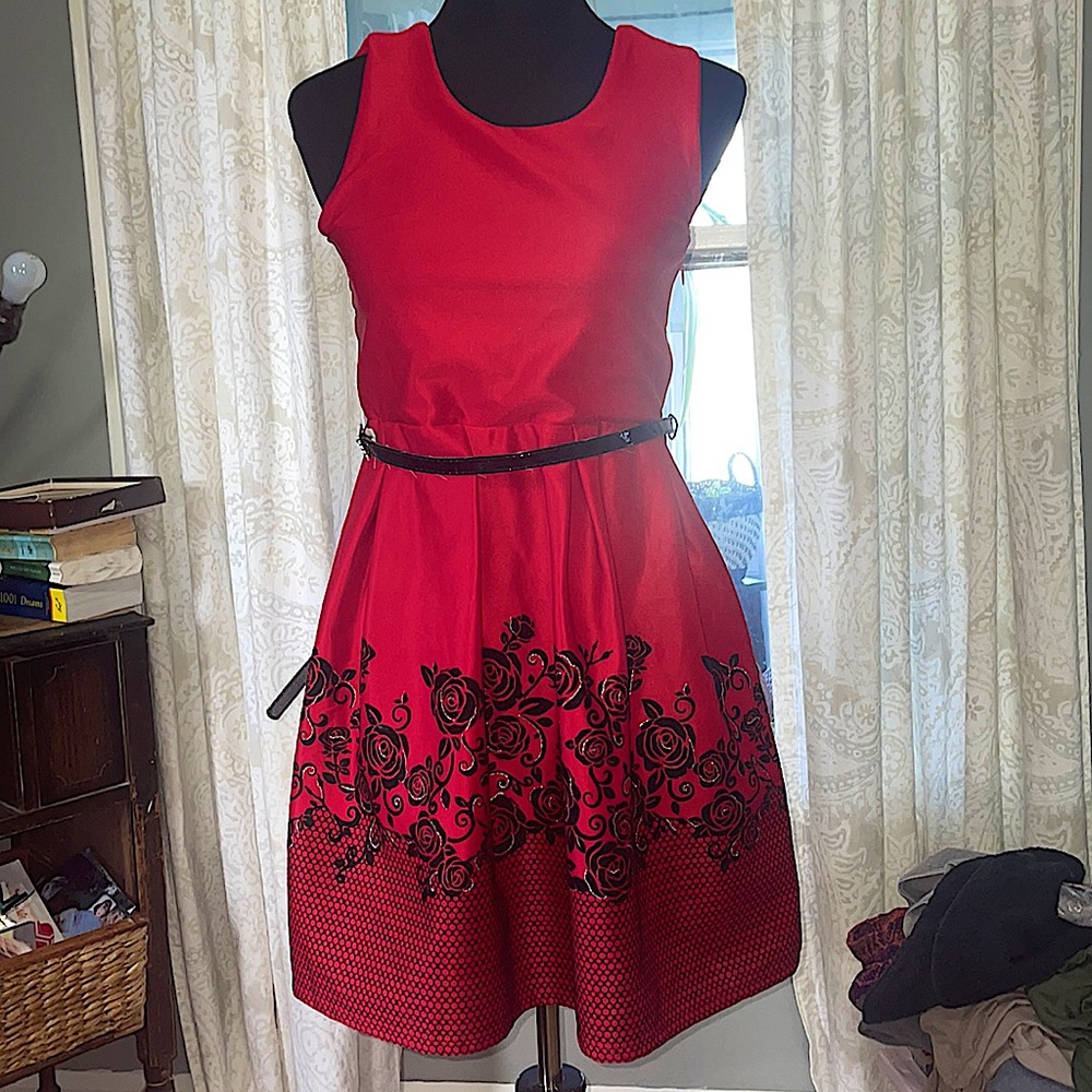 Knifworks, floral rose red and black dress